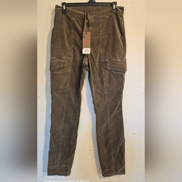 Women's Olive Cargo Pants - Picture 1 of 6
